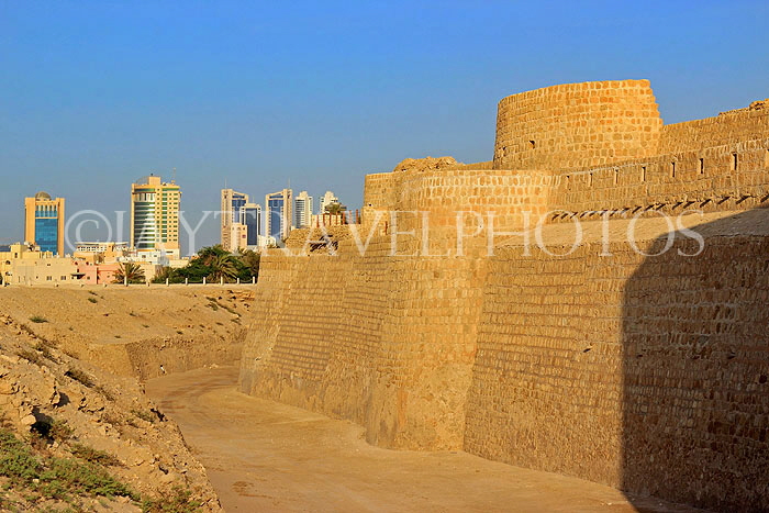 BAHRAIN, Manama, Karababad, Bahrain Fort (Qal'at al Bahrain), BHR667JPL