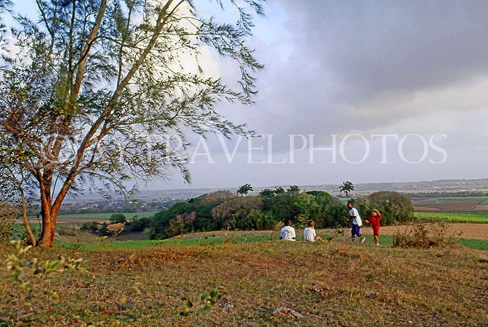 BARBADOS, countryside scenery near St George area, and children, BAR325JPL