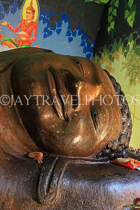 CAMBODIA, Siem Reap Prov, Kulen Mountain, Wat Preah Ang Thom, reclining Budha, CAM2408JPL