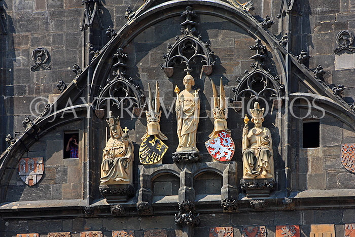 Czech Rep, PRAGUE, Charles Bridge Tower (Karluv Most), detail, CZ952JPL