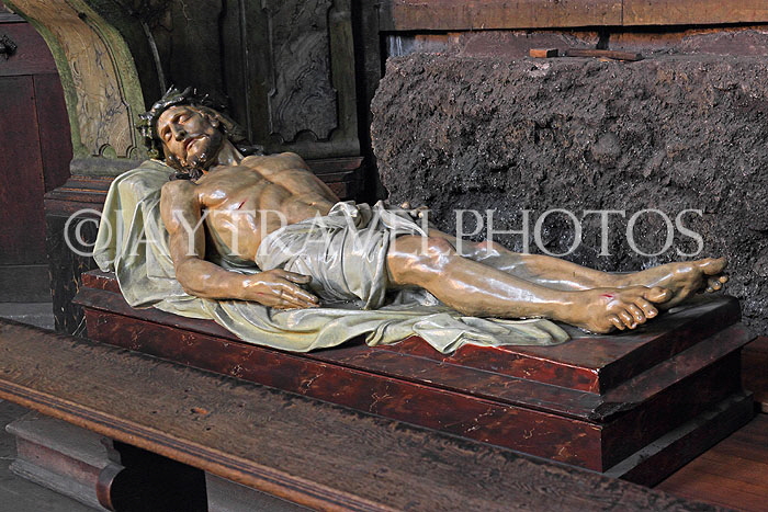 Czech Rep, PRAGUE, Mala Strana, St Nicholas Church, interior, Christ statue, CZ1464JPL