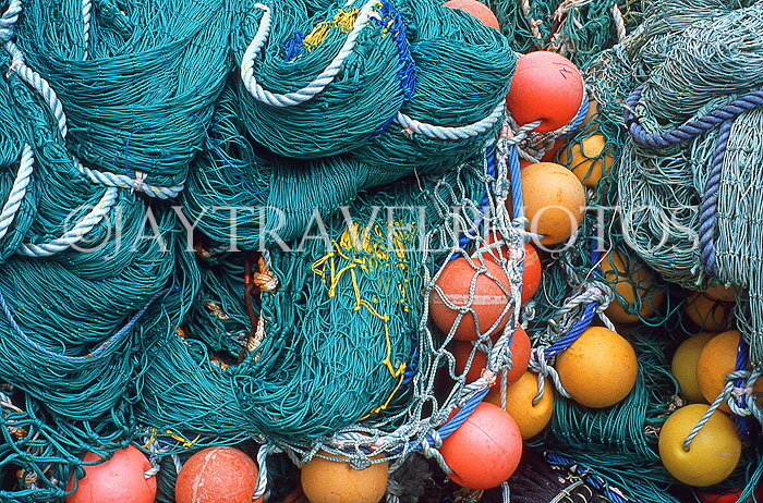 FAROE ISLANDS, Streymoy, Torshavn, harbourfront, fishnets, FAR72JPL