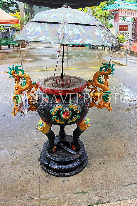 HONG KONG, Cheung Chau island, Pak She Tin Hau Temple, incense urn, HK1544JPL