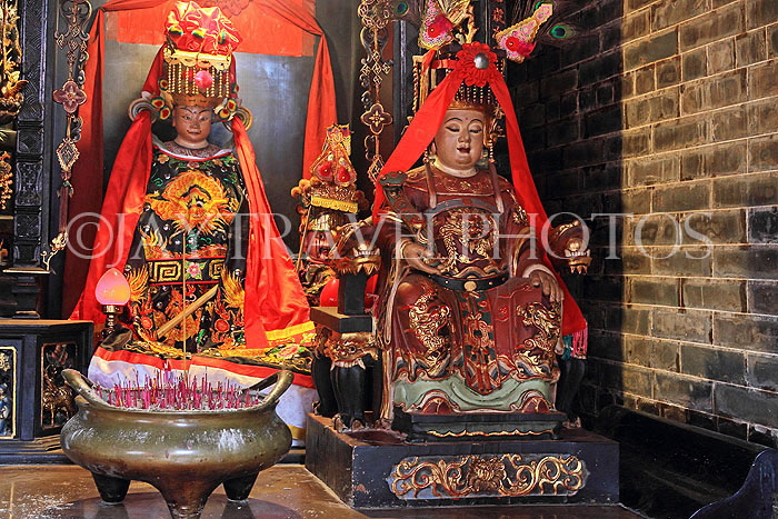 HONG KONG, Cheung Chau island, Pak Tai Temple, interior, statues of deities, HK1482JPL
