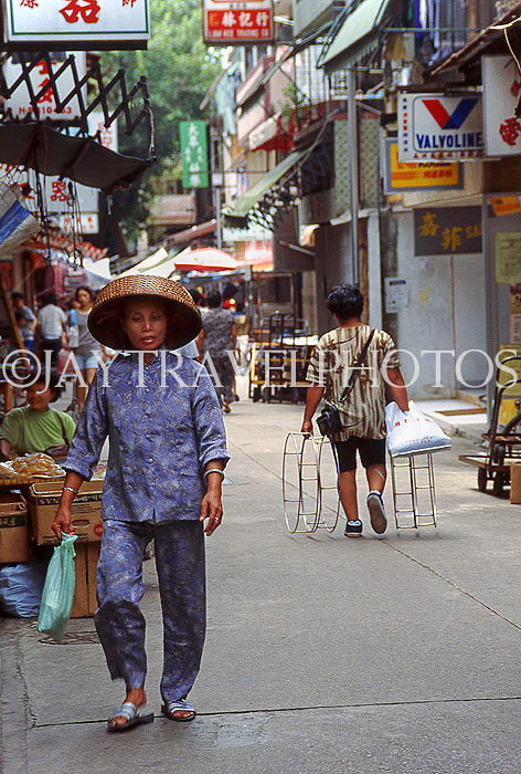 HONG KONG, Cheung Chau island, street scene, HK517JPL