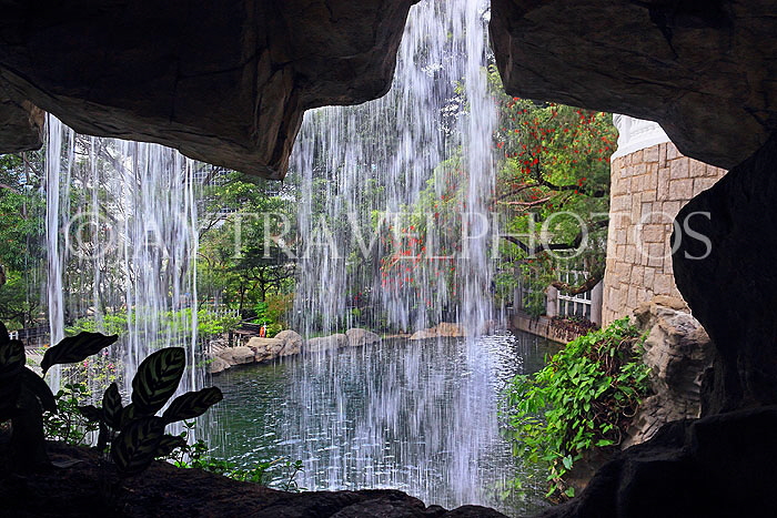 HONG KONG, Hong Kong Island, Hong Kong Park, landscaped areas, water cascade, HK2489JPL