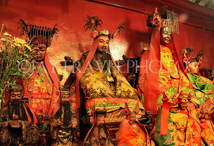 HONG KONG, Hong Kong Island, Man Mo Temple, statues of deities, HK1905JPL