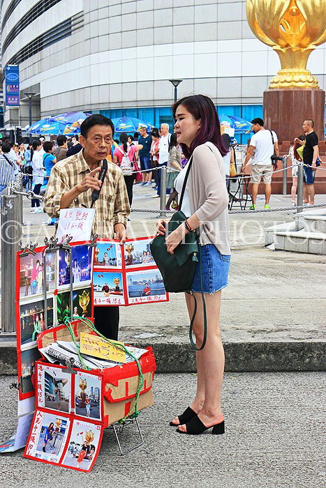 HONG KONG, Hong Kong Island, Wan Chai, Golden Bauhinia Sq, street photographers, HK2100JPL