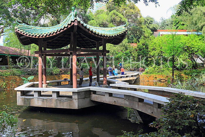 HONG KONG, Kowloon, Kowloon Park, Chinese Garden and pavilion, HK1664JPL