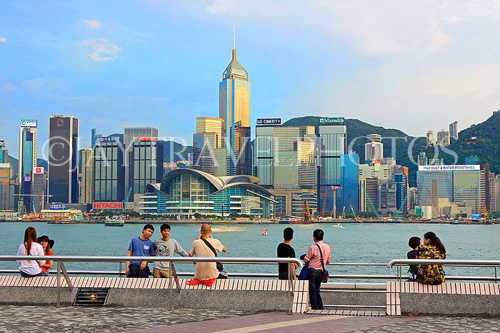 HONG KONG, Kowloon, Tsim Sha Tsui Promenade, people and HK Island skyline, HK1257JPL