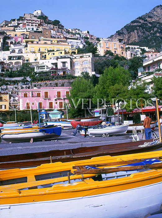 ITALY, Campania, Amalfi Coast, POSITANO, fishing boats and cliffside village, ITL931JPL
