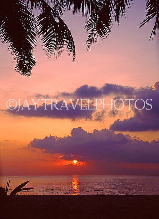 MALDIVE ISLANDS, Meeru Island, seascape and sunset, MAL233JPLJPL