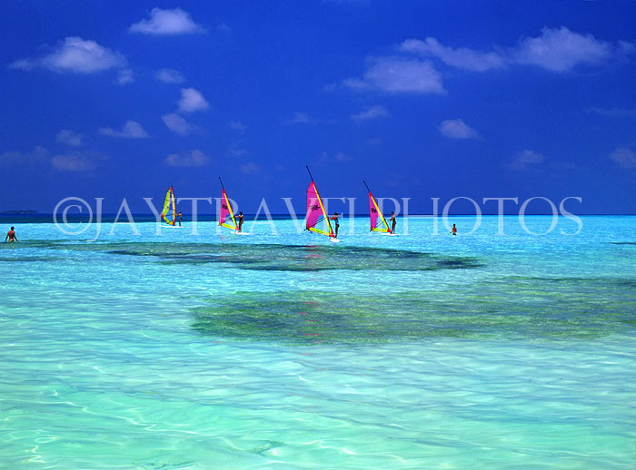 MALDIVE ISLANDS, seascape with windsurfers, MAL232JPL