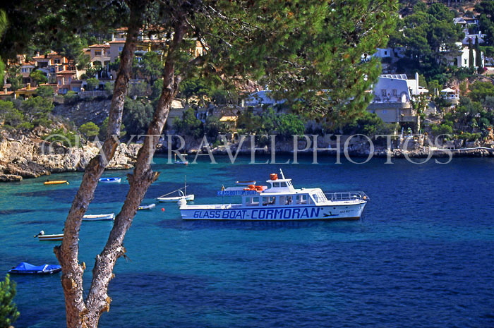 MALLORCA, Cala Fornells, bay and sea view, glass bottom boat, MAL114JPL