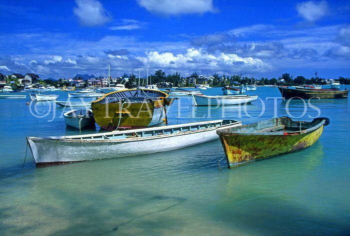 MAURITIUS, North Coast, Grand Bay and fishing boats, MRU191JPL