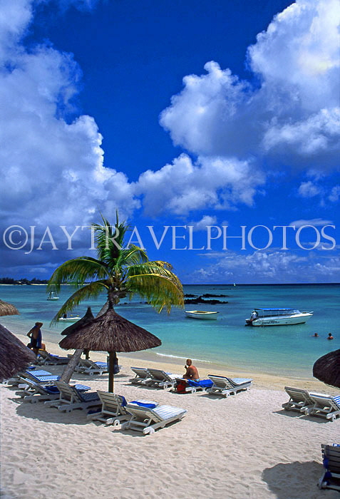 MAURITIUS, North Coast, beach near Grand Bay, sunshades and sunbeds, MRU222JPLA