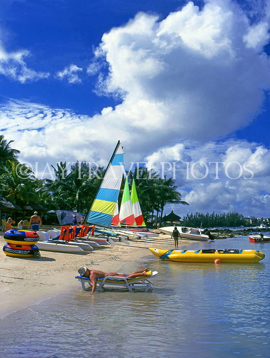 MAURITIUS, North Coast, beach with sailboats (near Grand Bay), MRU104JPL