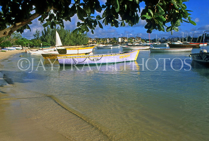 MAURITIUS, North coast, Grand Bay, fishing boats, MRU173JPL
