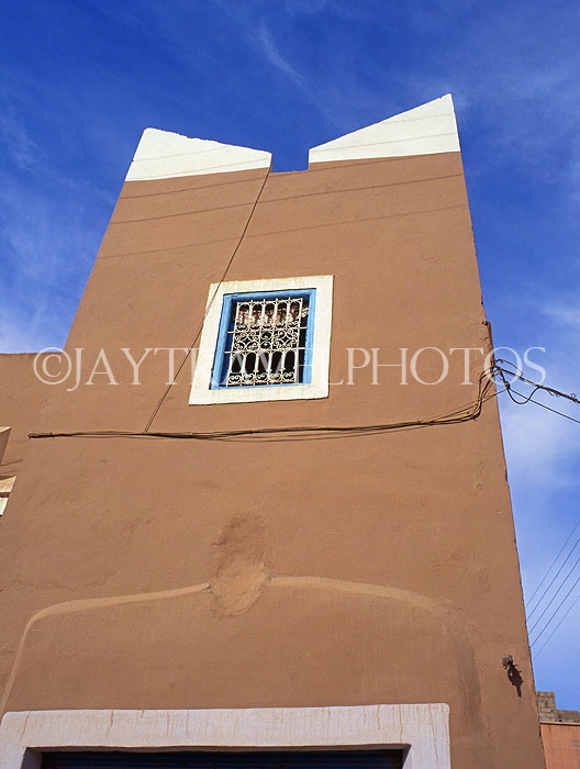 MOROCCO, Tiznit, typical house and window, architecture, MOR373JPL