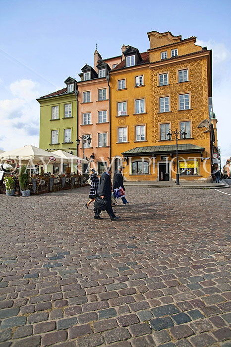 POLAND, Warsaw, Plac Zamkowy (Castle Square) in Old Town, POL226JPL