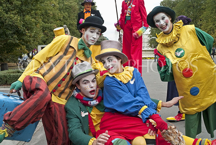 POLAND, Warsaw, Saxon Gardens, Mime artists posing, during Day of the Deaf celebrations, POL229JPL