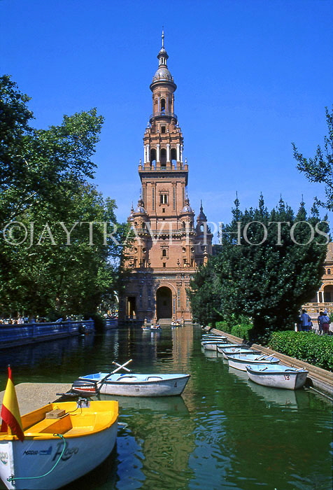 SPAIN, Andalucia, SEVILLE, Plaza de Espana, Boating Lake, SPN792JPL