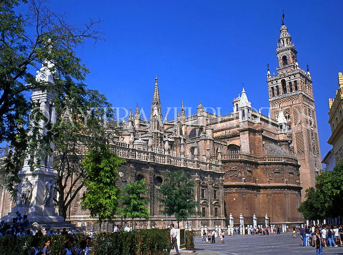 SPAIN, Andalucia, SEVILLE, gothic Cathedral and Giralda Tower (Arabic Minaret), SPN727JPL