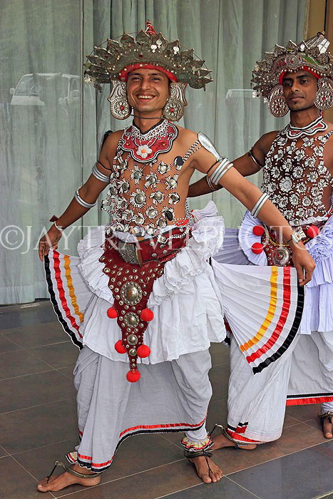 SRI LANKA, Kandy, cultural dancers, Kandyan dance performance, SLK3820JPL