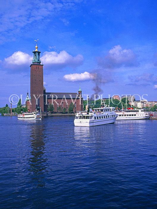 SWEDEN, Stockholm, City Hall (Stadshuset) and pleasure boats, SWE148JPL