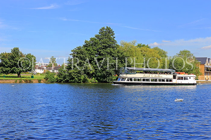 UK, Berkshire, WINDSOR, River thames, and tour boat, UK34284JPL