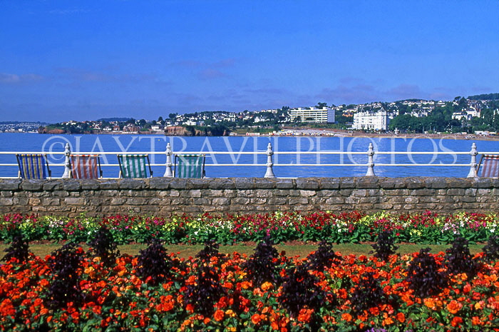 UK, Devon, TORQUAY, promenade and view across to Corbyn Sands, DEV474JPL