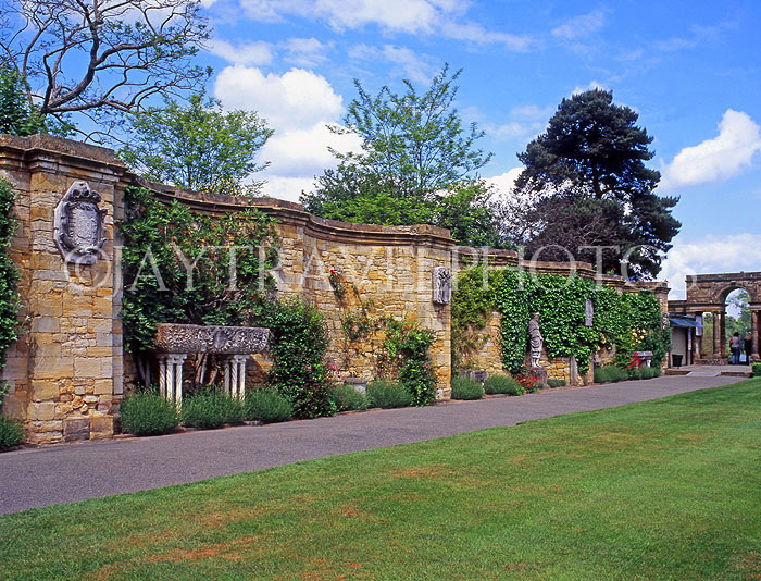 UK, Kent, HEVER CASTLE, Italian Gardens, Pompeian Wall, UK6018JPL