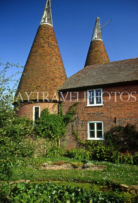 UK, Kent, Oast houses, UK199JPL