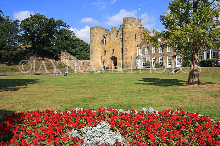 UK, Kent, TONBRIDGE, Tonbridge Castle, and grounds, UK13210JPL