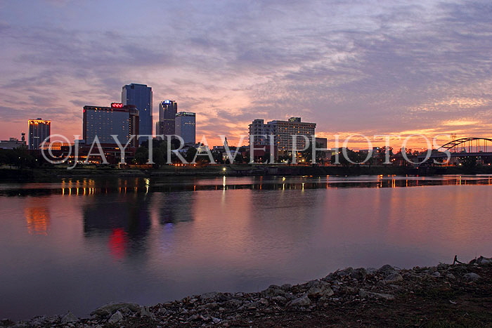 USA, Arkansas, Little Rock, skyline at dusk, US4346JPL