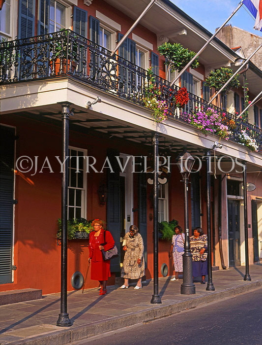 USA, Louisiana, NEW ORLEANS, French Quarter, architecture, street scene, LOU147JPL