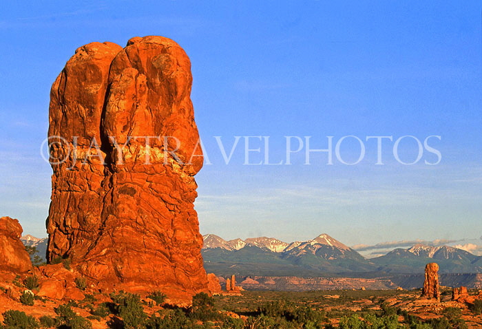 USA, Utah, Arches National Park, rock formantions and La Sal mountains, US2723JPL