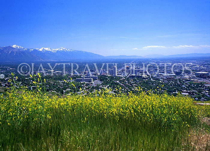 USA, Utah, SALT LAKE CITY, panoramic city view and Wasatch mountains, UTH451JPL