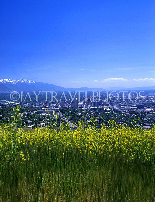 USA, Utah, SALT LAKE CITY, panoramic view and Wasatch mountains, UTH450JPL