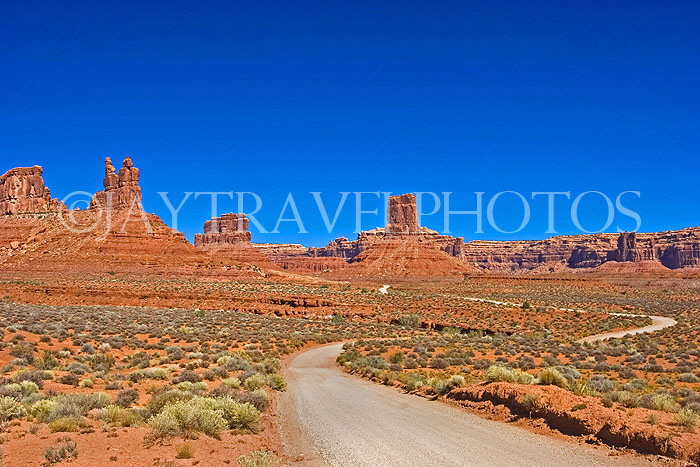 USA, Utah, Valley of The Gods, road leading towards, US4319JPL